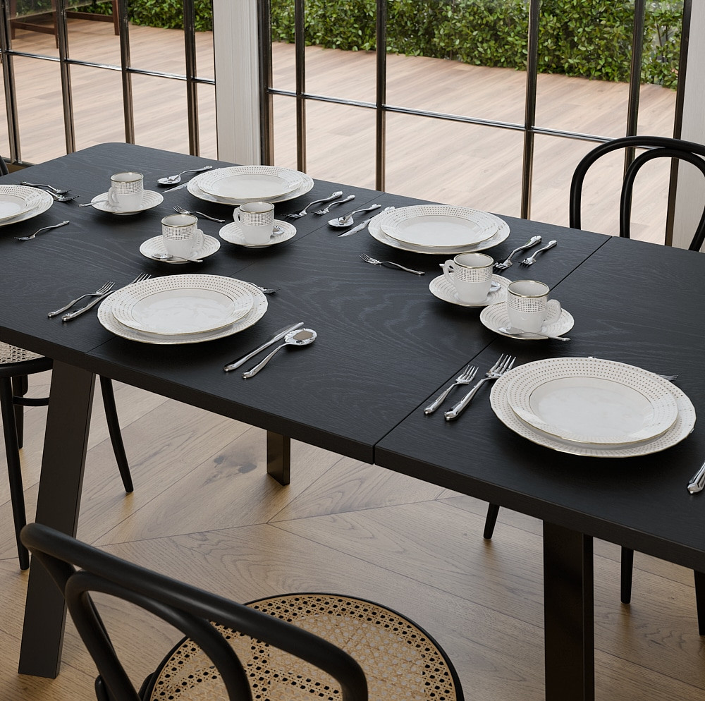 -מעץ-בצבע-שחור_5.jpg שולחן אוכל מעץ בצבע שחור