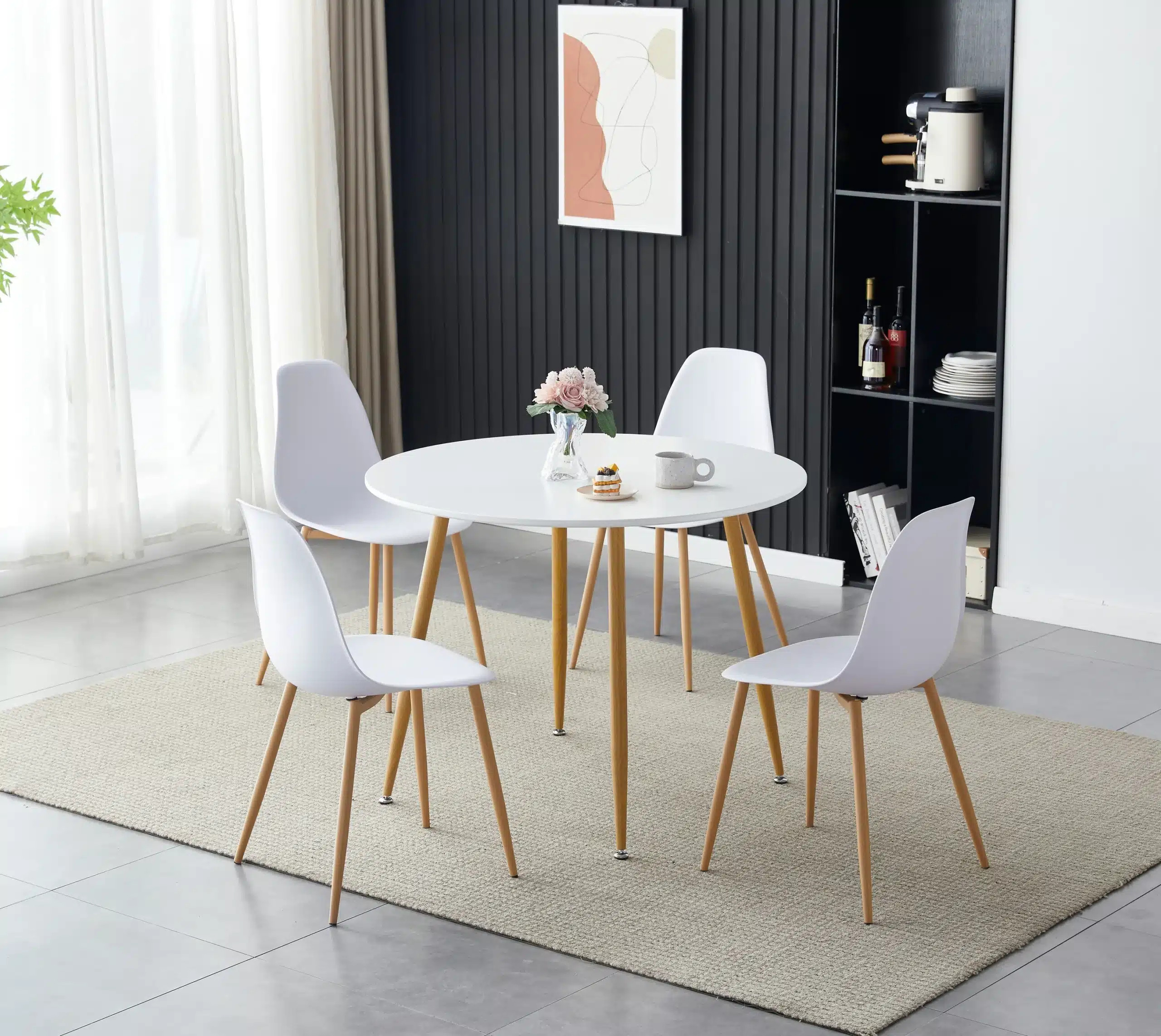 פינת אוכל עגולה ל4 סועדים