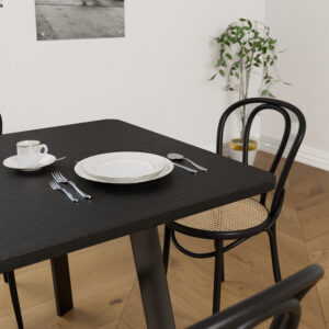 שולחן אוכל שחור