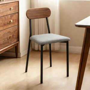 כסאות בסגנון כפרי