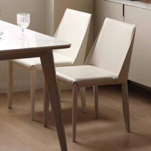 כסאות יוקרתיים לפינת אוכל