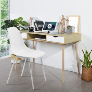 כסא לבן לפינת עבודה