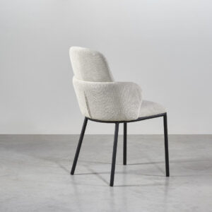 כסאות לפינת אוכל עודפים