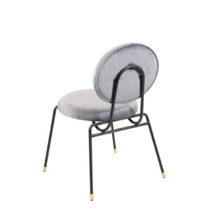 כסאות מעוצבים בצבע אפור