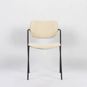 כיסא מרופד בבד שאנל בז'-שמנת חיסול מלאי